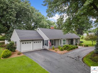 102 E Ridgecrest Rd, Marshall, MO 65340