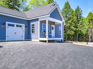 27 Youngs Ln #27, Freeport, ME 04032