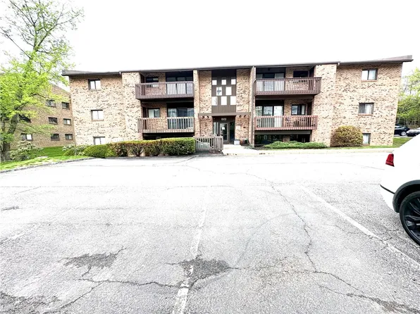 1204 Dutilh Rd APT 11, Cranberry Twp, PA 16066