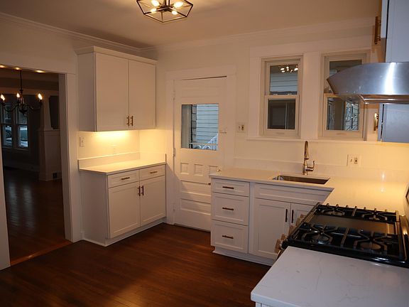 3rd image of 82 Olive St