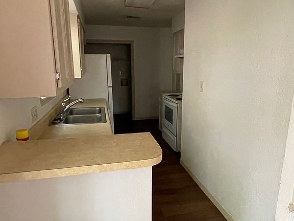 4th image of 1103 Hazelton St APT B
