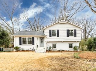 6725 Castlegate Dr, Charlotte, NC 28226