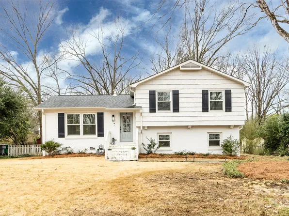 6725 Castlegate Dr, Charlotte, NC 28226