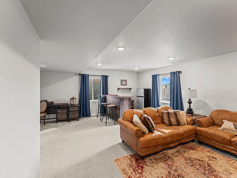 5204 Roundhouse Dr — Photo 33