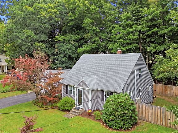 2nd image of 18 Maple Avenue