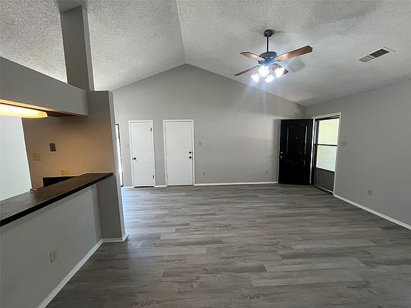 4th image of 3650 Radcliff Rd