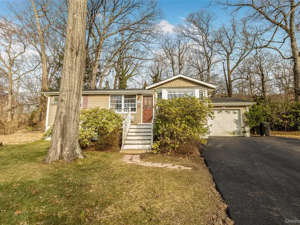 55 Glenwood Road, Monroe, NY 10950