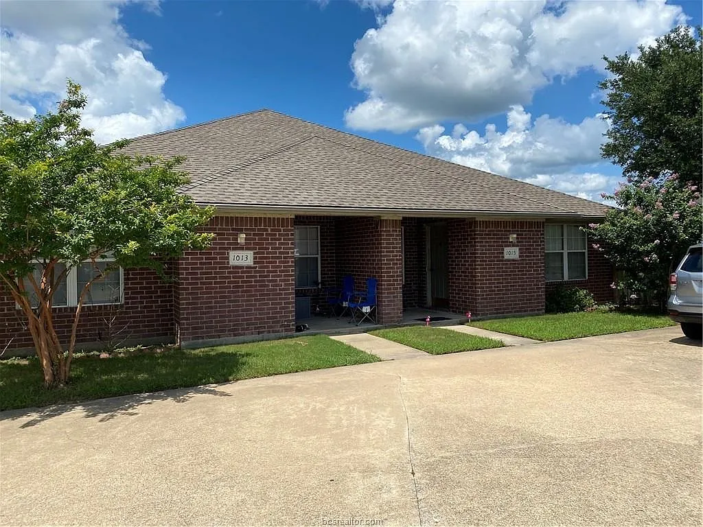 3 bed, 1283 sqft, $1,400 — Photo 1