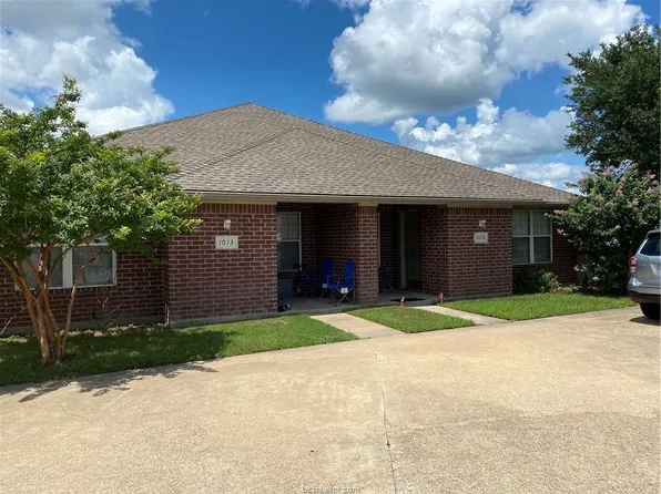 1015 Sun Meadow Ct, College Station, TX 77845
