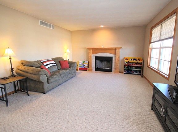 4th image of 12356 Barberry Dr