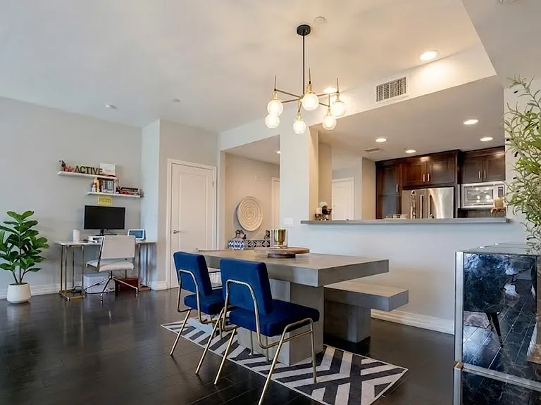 1430 S Beverly Glen Blvd #303 — Photo 6