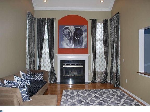 4th image of 35 Rembrandt Way