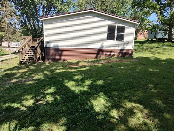 2nd image of 105 Pineview Ln