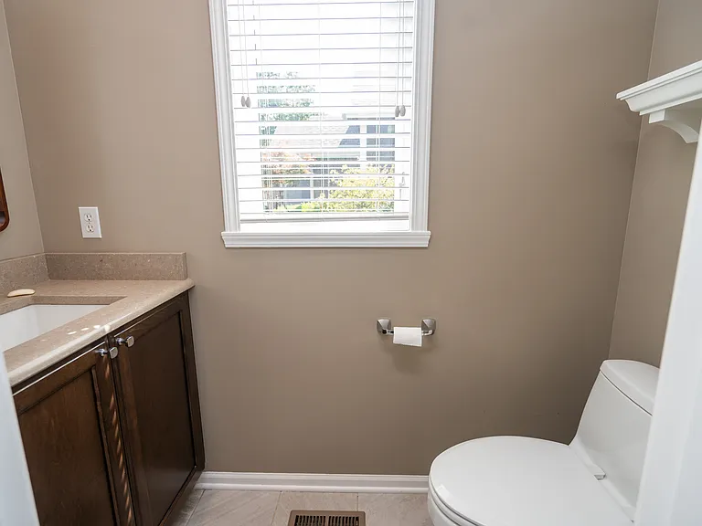 1101 Stonecreek Dr — Photo 15