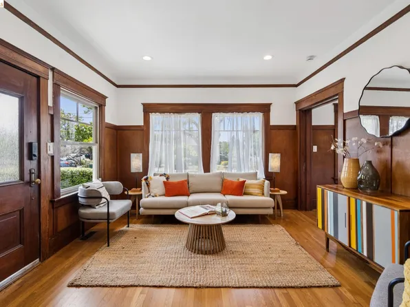1701 Derby St, Berkeley, CA 94703