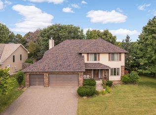 1414 Corral Ln, Woodbury, MN 55125
