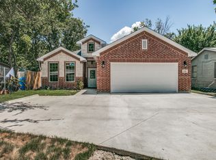 2220 Varsity Dr, Grand Prairie, TX 75051
