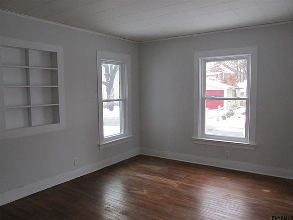 5th image of 21 Traver St