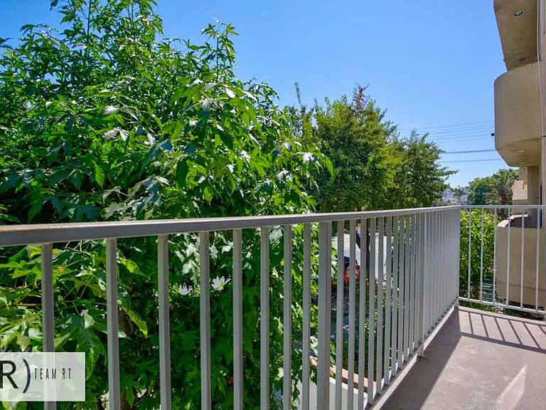 1737 Colby Ave #201 — Photo 33