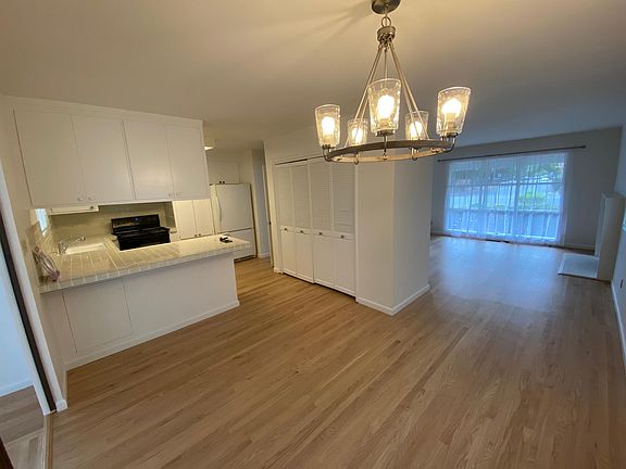 4th image of 4715 Lage Dr