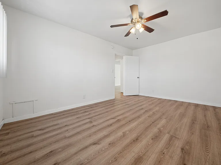 16900 Parthenia St #13 — Photo 12