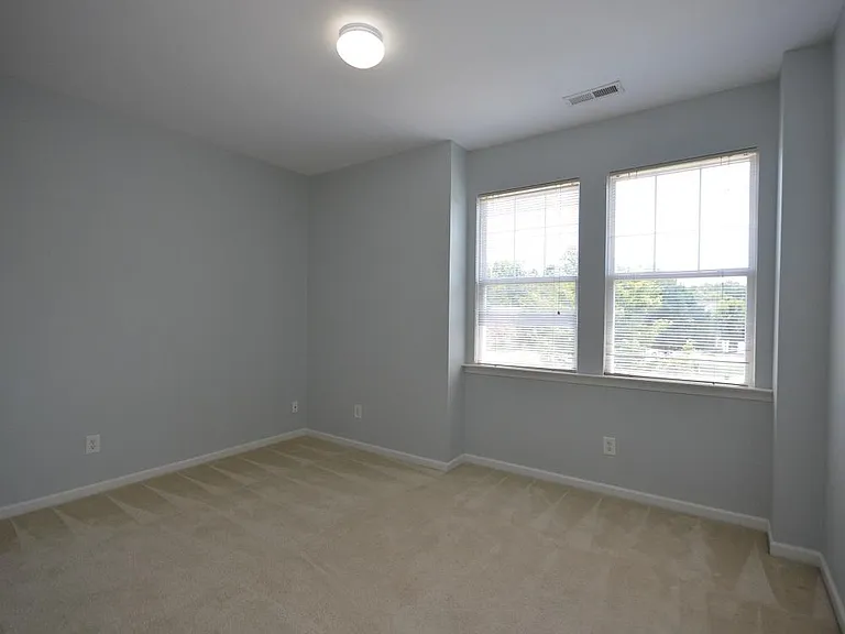 1507 Hinchliff Ct — Photo 19