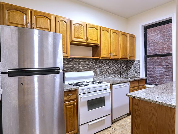 2nd image of 66 Pinehurst Ave APT A3