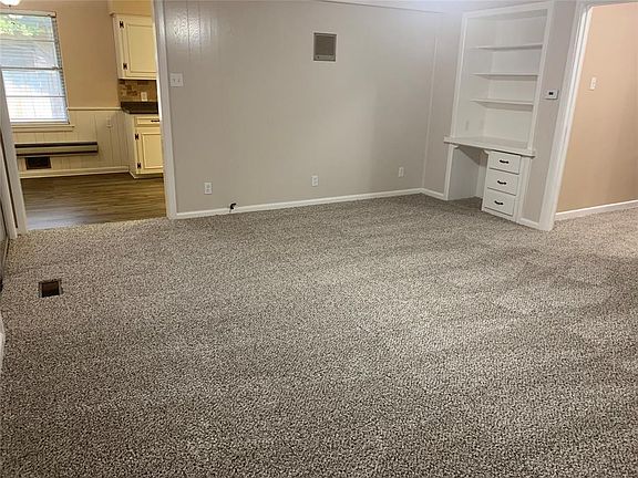 3rd image of 1309 Swallow Ln