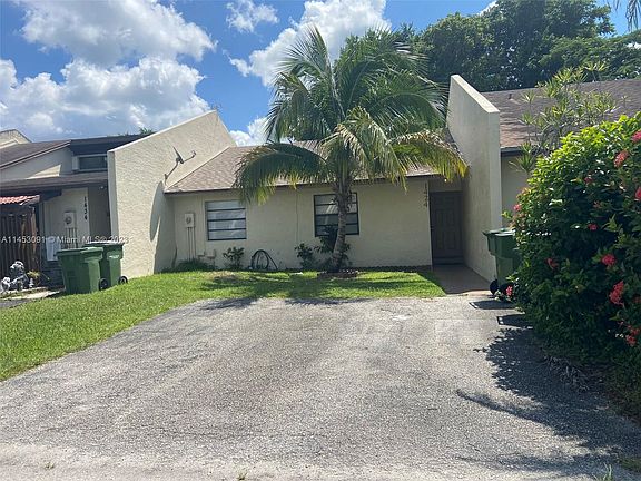2nd image of 1424 Yellowthroat St #1424