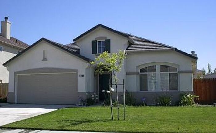 1st image of 936 Sunnyside Ln