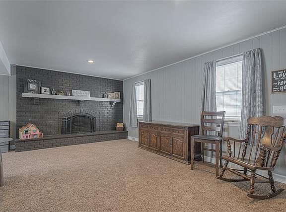 5th image of 1323 S 50th Dr