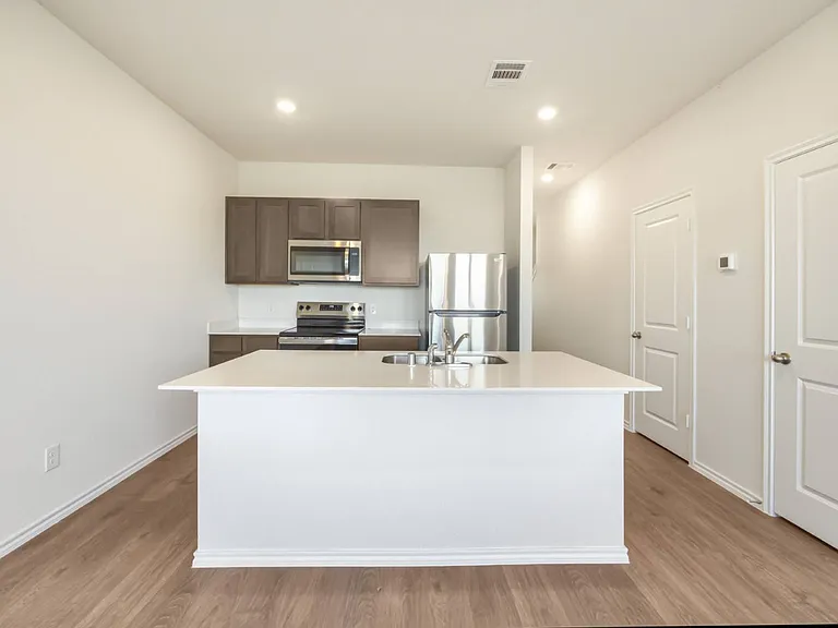 318 Tall Cedar Way — Photo 3