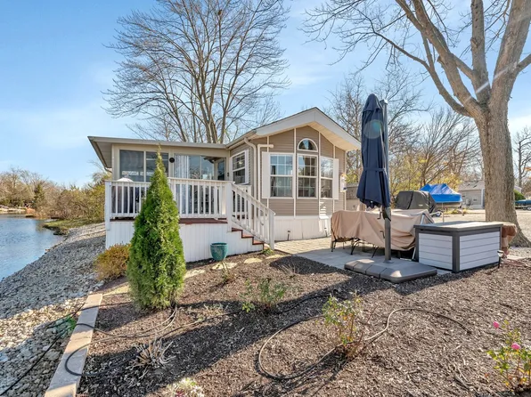 80 Fossil Cove Ln, Wilmington, IL 60481