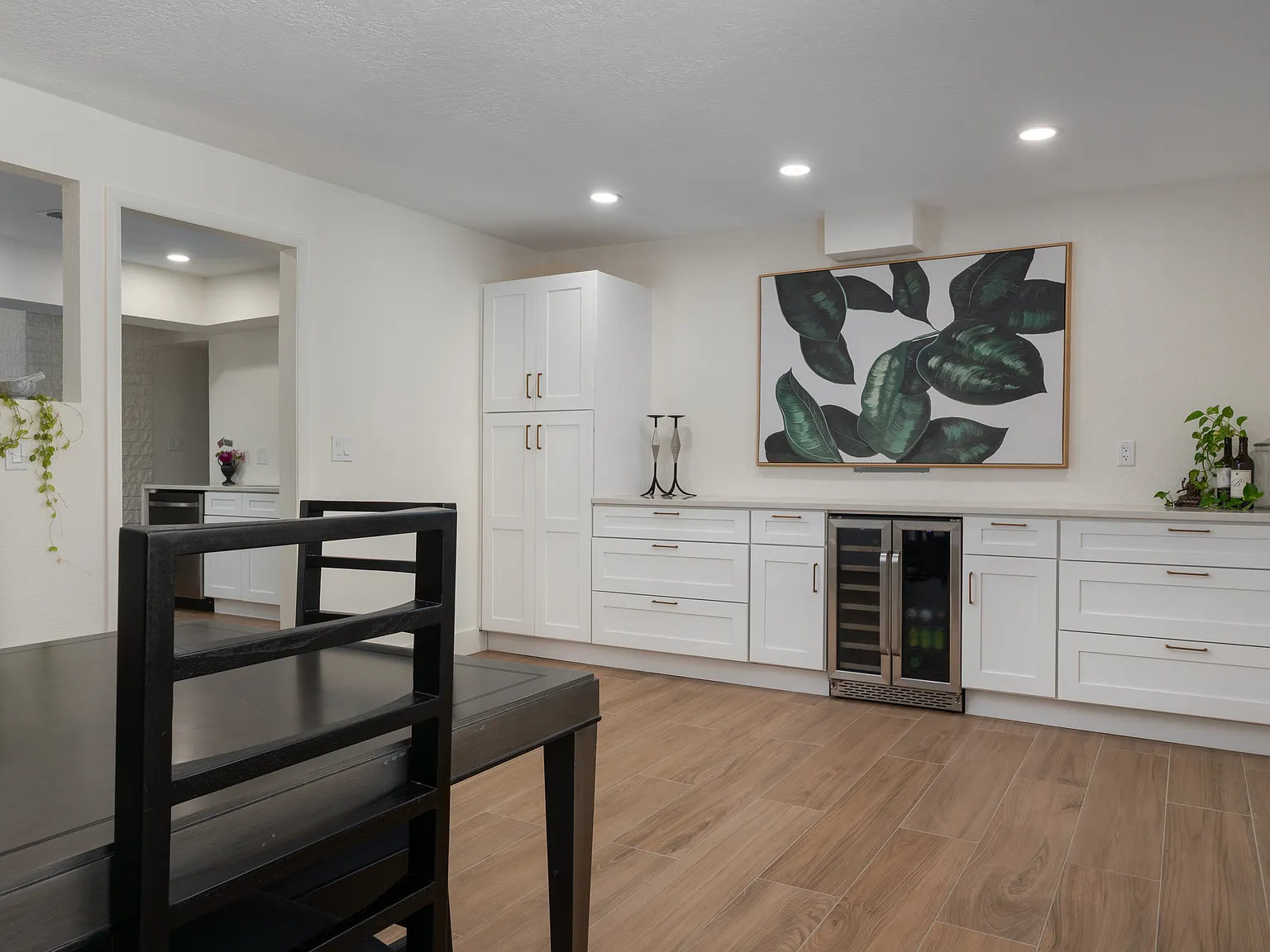 4 bed, 2739 sqft, $5,300 — Photo 4