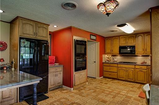 4th image of 3706 Tanglewood Dr
