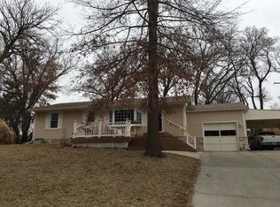 1921 Briarcliff Ln, Emporia, KS 66801