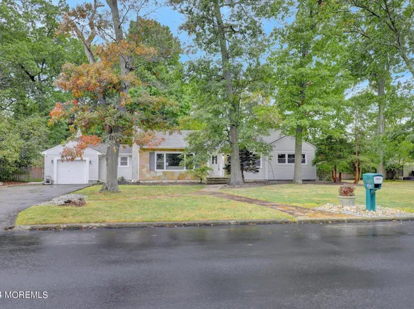 46 Cedarwood Drive, Toms River, NJ 08755