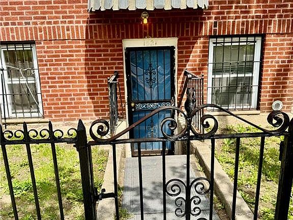 5th image of 1527 E 34th St