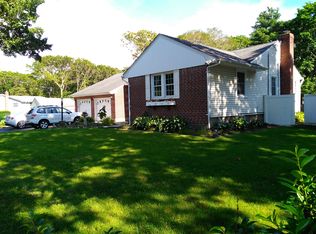 2 Windsor St, Centereach, NY 11720