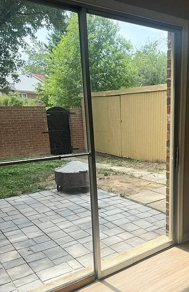 8315 Garfield Ct — Photo 6