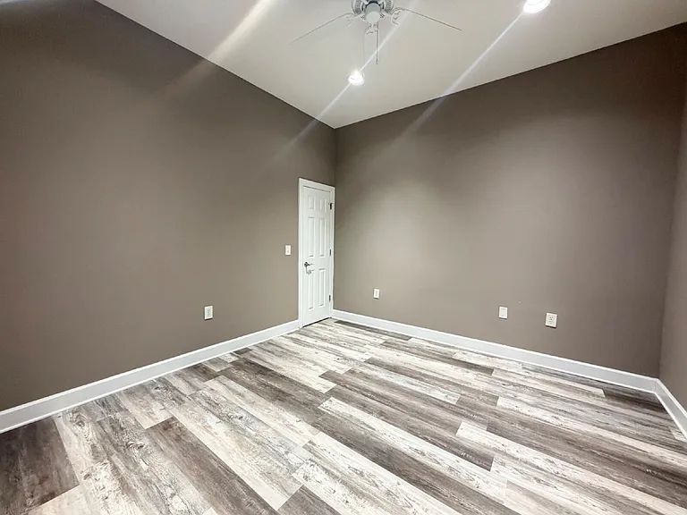 33 Augustine Rd — Photo 15