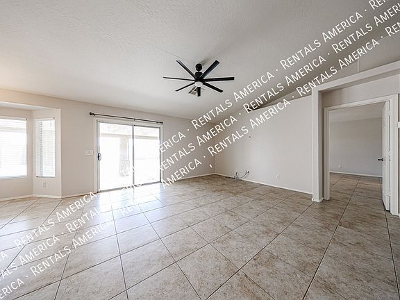 3rd image of 4819 E Whitehall Dr