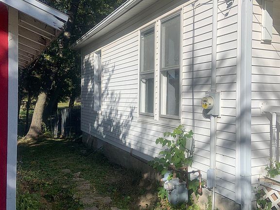 4th image of 1555 Knight St