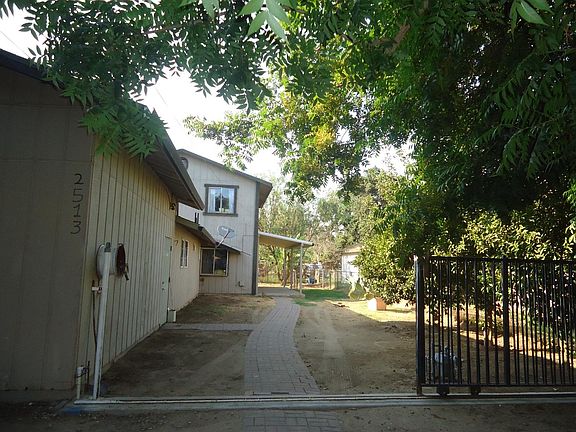 3rd image of 2513 Cook Ave