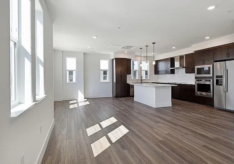 584 Laraline Way — Photo 8