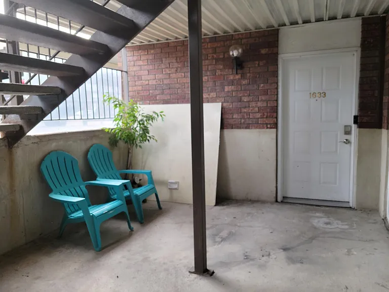 1683 Hickory Ln — Photo 13
