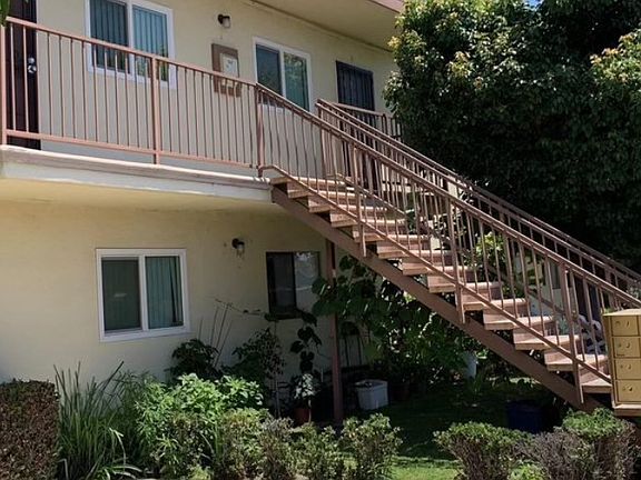 2nd image of 15192 Jackson St #10