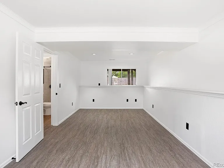 334 Wooster Ave — Photo 35