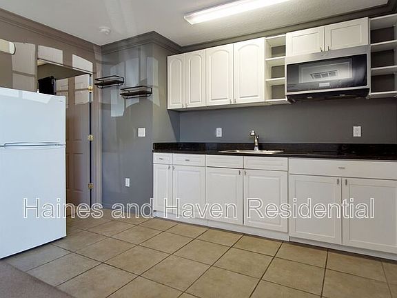 5th image of 2326 Fan Palm Dr