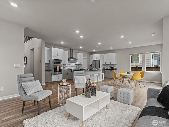4th image of 4466 Hibiscus Circle SW